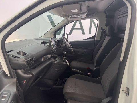 Vauxhall Combo 1.5 Combo 2300 Sportive S/S 18