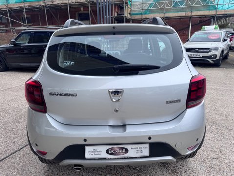 Dacia Sandero Stepway LAUREATE DCI 9