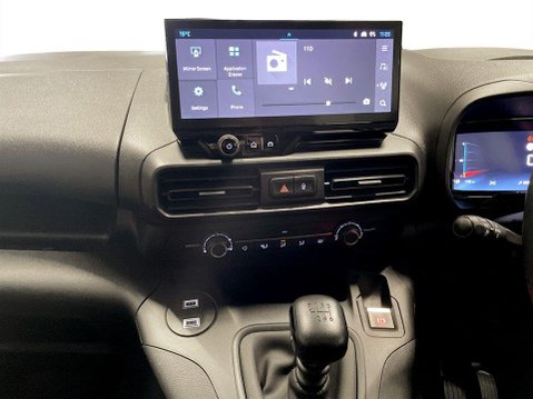 Citroen Berlingo 1.2 PureTech PLUS M Combi Van Double Cab 5dr Petrol Manual Euro 6 (s/s) (11 18