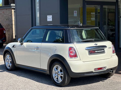 Mini Hatch 1.6 Cooper Auto 3dr 19