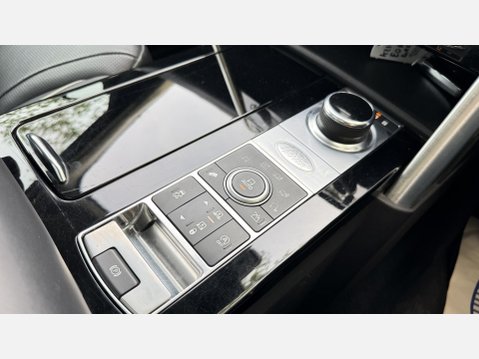 Land Rover Discovery SDV6 HSE LUXURY 47