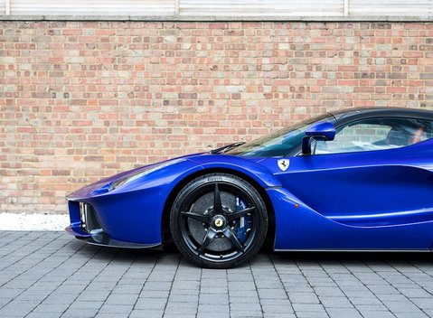 Ferrari LaFerrari 30
