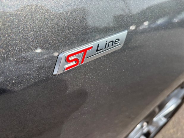 Ford Focus ST-LINE 13