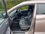 Hyundai TUCSON 2.0 CRDi Premium Auto 4WD Euro 6 5dr 29
