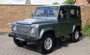 Land Rover 90 County 3