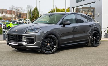 Porsche Cayenne TURBO E-HYBRID GT 2