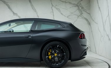 Ferrari GTC4 Lusso T 36
