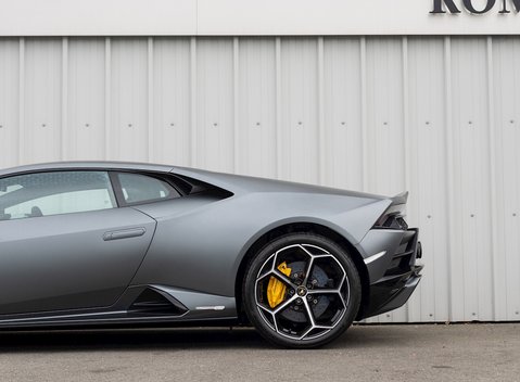 Lamborghini Huracan LP610-2 EVO RWD 26