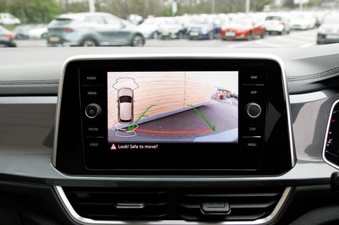 Volkswagen T-Roc STYLE TSI DSG 27