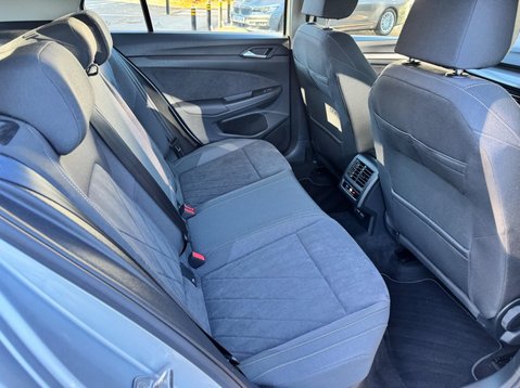 Volkswagen Golf STYLE ETSI DSG 25