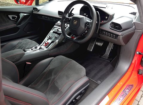 Lamborghini Huracan LP 580-2 10
