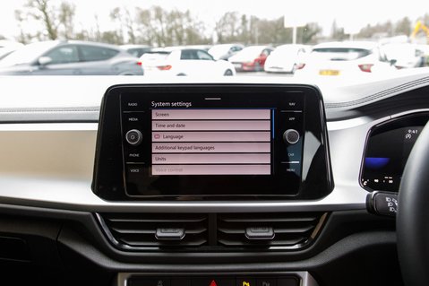 Volkswagen T-Roc LIFE TSI 25