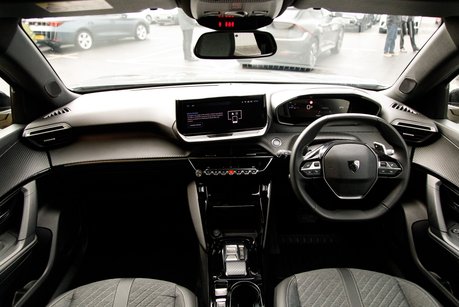 Peugeot 2008 PURETECH EAT8 S/S ALLURE
