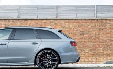 Audi RS6 Avant Performance 28
