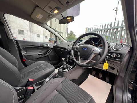 Ford Fiesta ZETEC 33