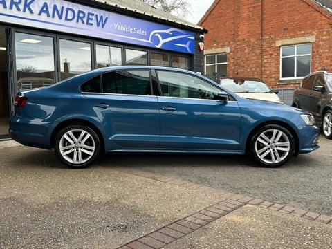 Volkswagen Jetta GT TDI BLUEMOTION TECHNOLOGY 2