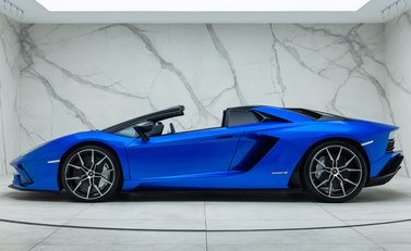 Lamborghini Aventador S LP 740-4 ROADSTER 6