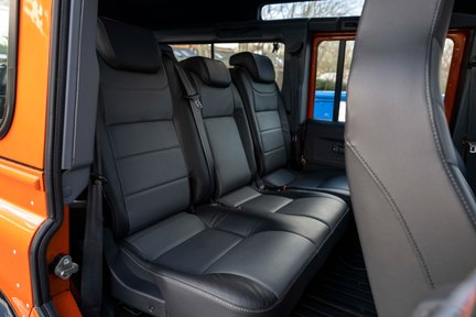 Land Rover Defender 110 Adventure 31