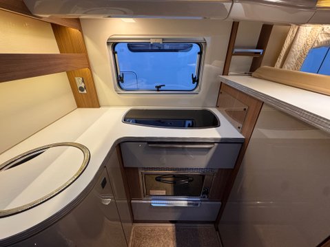 Burstner Ixeo IT 680 G 25