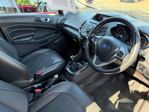 Ford Ecosport 1.0T EcoBoost Titanium 2WD Euro 5 (s/s) 5dr 12