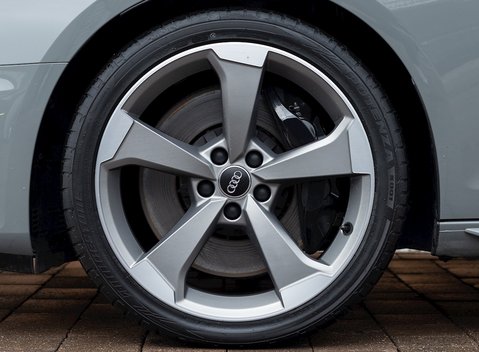 Audi S4 Avant Black Edition 10