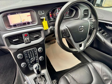 Volvo V40 1.5 T2 R-Design Edition Auto Euro 6 (s/s) 5dr 13
