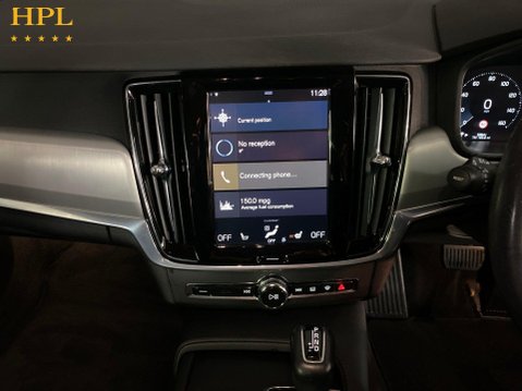 Volvo V90 2.0 T4 Momentum Plus Estate 5dr Petrol Auto Euro 6 (s/s) (190 ps) DAB Radio 17