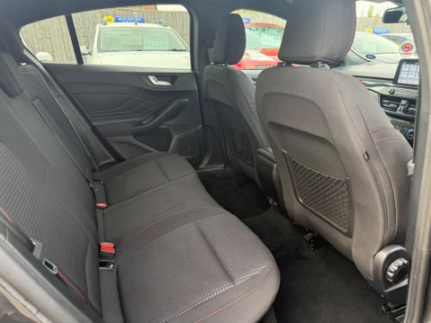 Ford Focus 1.0T EcoBoost ST-Line Euro 6 (s/s) 5dr 26