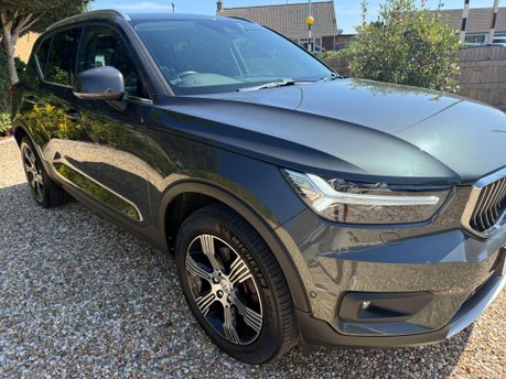 Volvo XC40 2.0 D4 Inscription Auto AWD Euro 6 (s/s) 5dr 9
