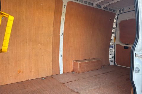 Iveco Daily 35S14V 3520L Business Hi-Matic Panel Van 10