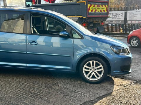 Volkswagen Touran 1.6 TDI BlueMotion Tech SE DSG Euro 5 (s/s) 5dr 10