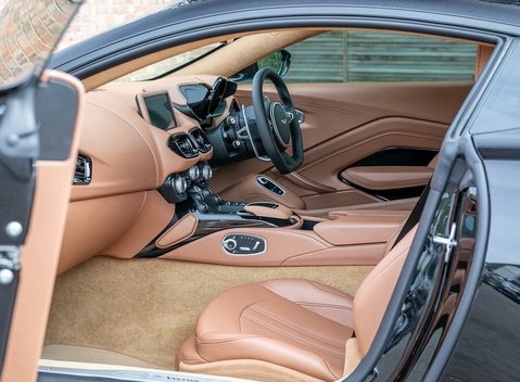 Aston Martin V8 Vantage 13