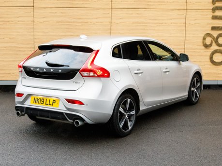Volvo V40 T2 R-DESIGN EDITION