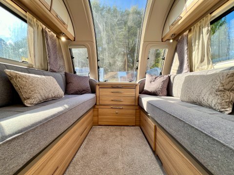 Bailey Unicorn Madrid  12