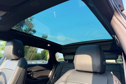 Land Rover Range Rover Evoque R-DYNAMIC HSE MHEV -TRIPLE BLACK - PAN ROOF - ONE OWNER -MERIDIAN -VATQ 3