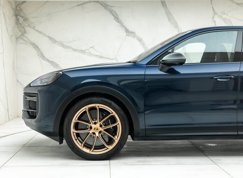 Porsche Cayenne TURBO E-HYBRID COUPE WITH GT PACKAGE 43