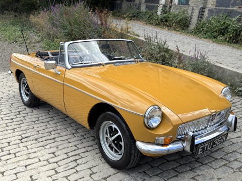 MG B ROADSTER 53