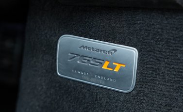 McLaren 765LT 27