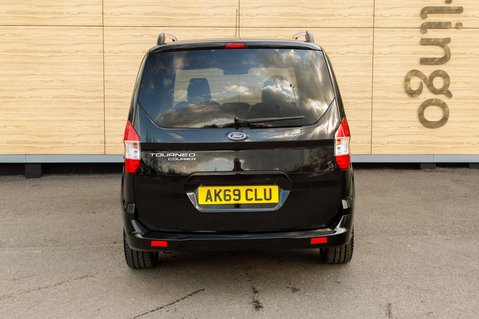 Ford Tourneo Courier TITANIUM 6