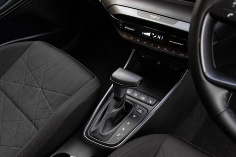 Hyundai BAYON T-GDI PREMIUM DCT MHEV 31