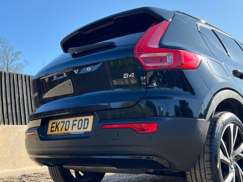 Volvo XC40 B4 R-DESIGN PRO MHEV 12