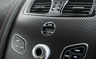 Aston Martin V12 Vantage S 25