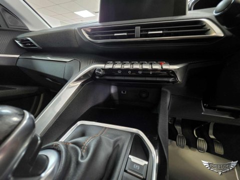 Peugeot 3008 1.2 PureTech Active Euro 6 (s/s) 5dr 33