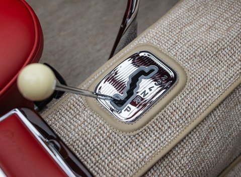 Mercedes-Benz 280 SL W113 Pagoda 38