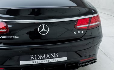 Mercedes-Benz AMG S63 Coupe Premium 28
