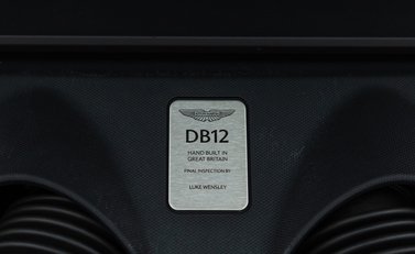 Aston Martin DB12 V8 35