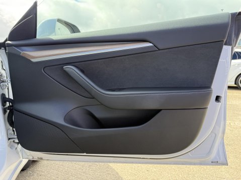 Tesla Model 3 Saloon 4dr Electric Auto RWD (241 bhp) 32