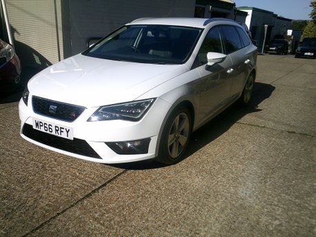 SEAT Leon ECOTSI FR TECHNOLOGY DSG ONLY 51,000 MILES FROM NEW 15