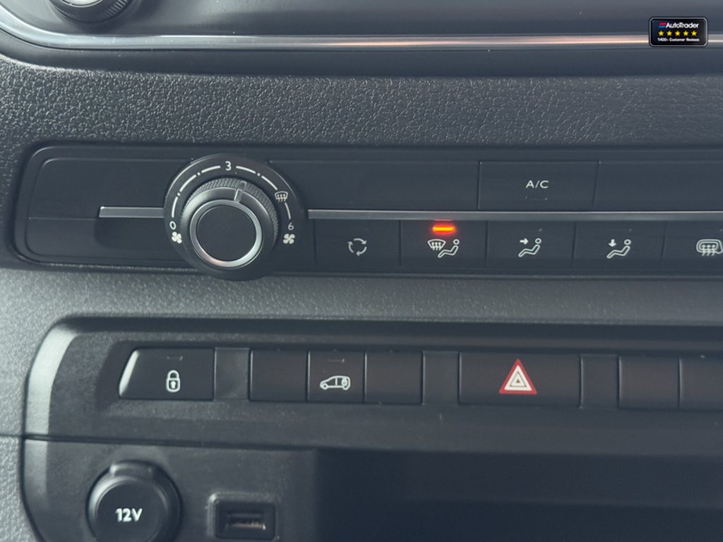 2022 Vauxhall VivaroAUTO LWB L2H1 Low Roof 3100 Dynamic Air Con Sensors Tow Bar EURO 6 — thumbnail 30 of 49