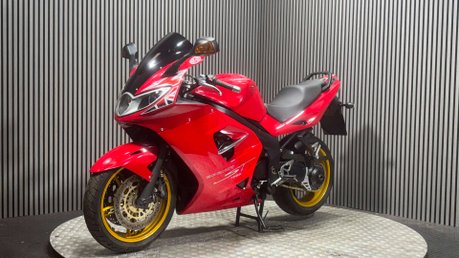 Triumph Sprint ONLY 22K NEW MOT SERVICED SPORTS TOURER 1050CC 6